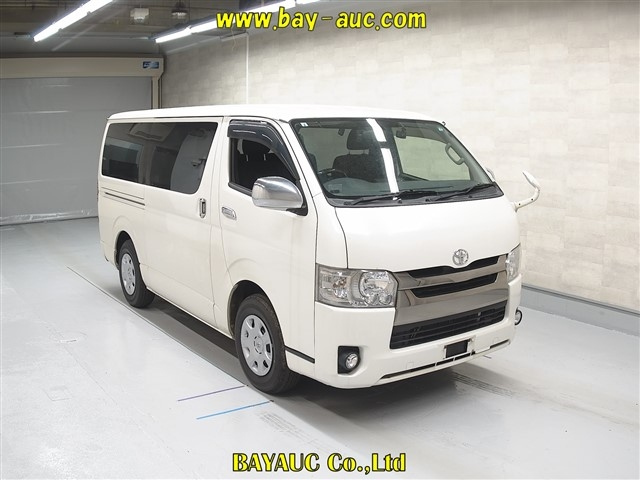 TOYOTA HIACE VAN 2017