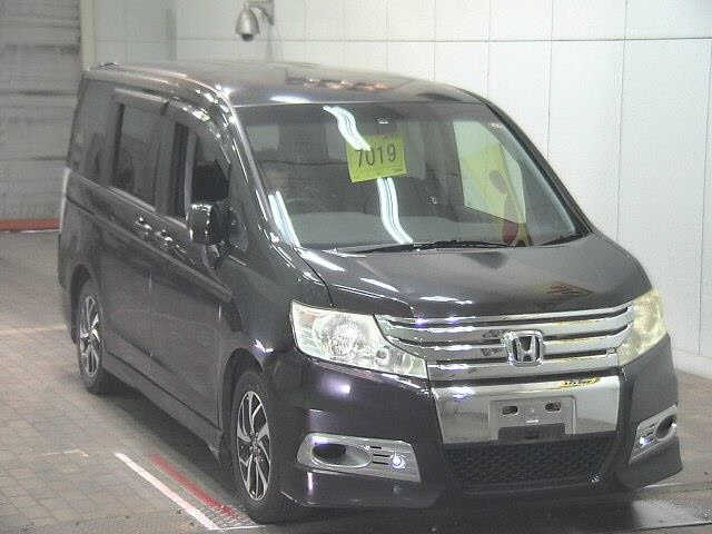 HONDA STEP WAGON 2010