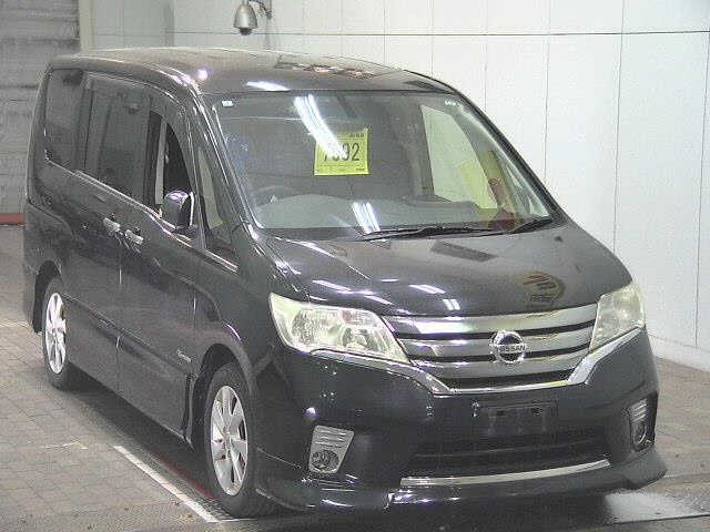 NISSAN SERENA