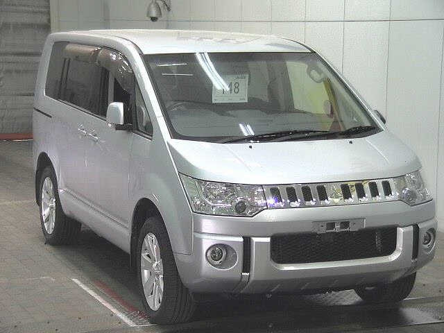 MITSUBISHI DELICA D5 2014