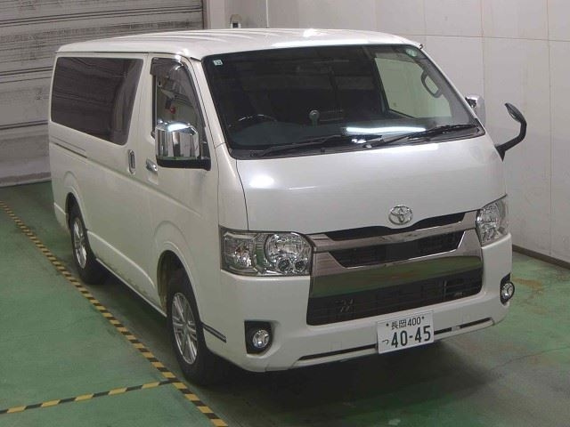 TOYOTA HIACE VAN 2020