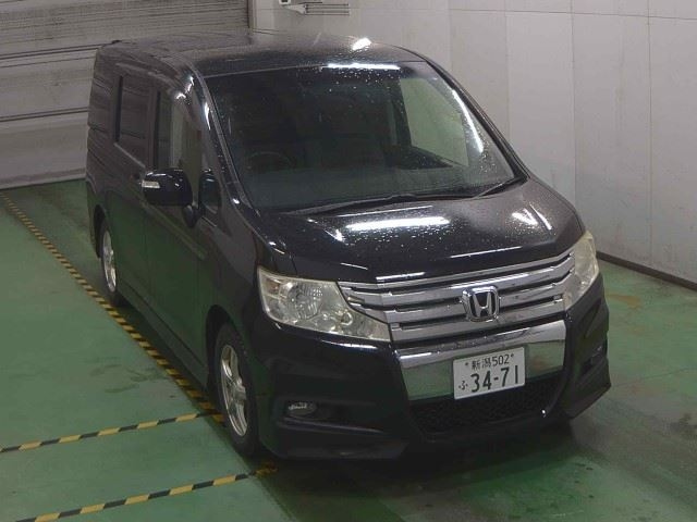 HONDA STEP WAGON 2011
