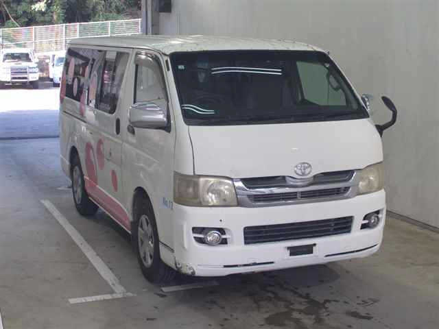 TOYOTA HIACE VAN