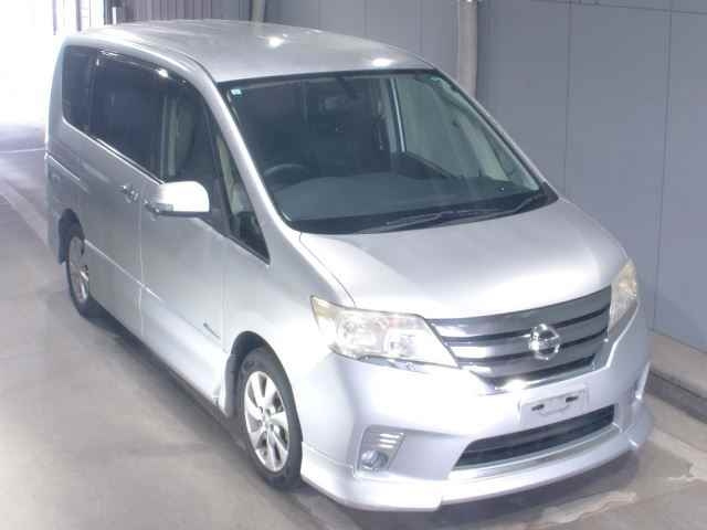 NISSAN SERENA 2013