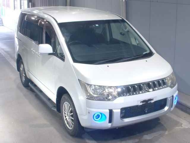 MITSUBISHI DELICA D5 2014
