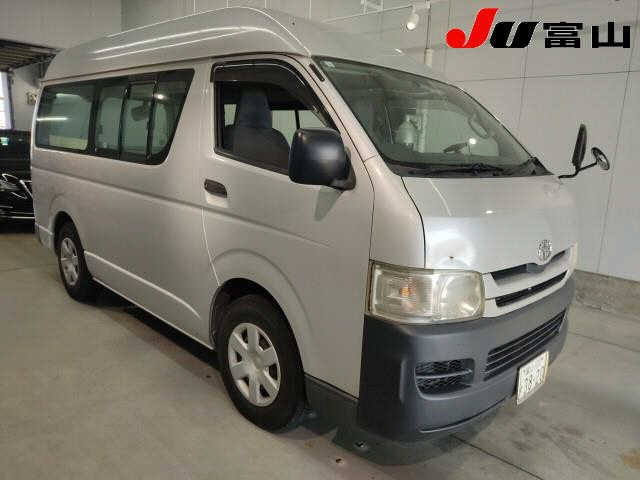 TOYOTA HIACE VAN 2009