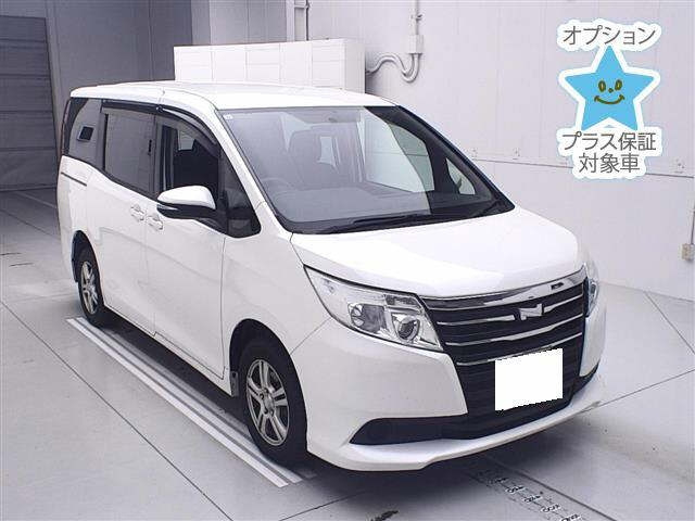 TOYOTA NOAH 2015