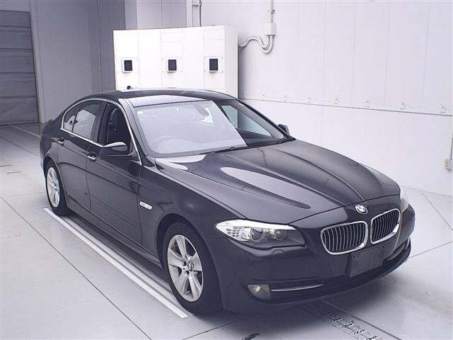 BMW 5 SERIES 2010