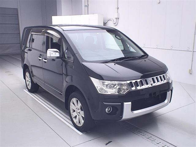 MITSUBISHI DELICA D5 2012