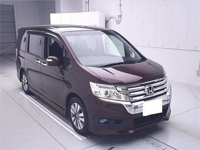 HONDA STEP WAGON 2013