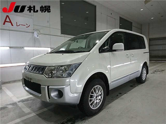 MITSUBISHI DELICA D5 2010