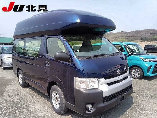 TOYOTA HIACE 2022