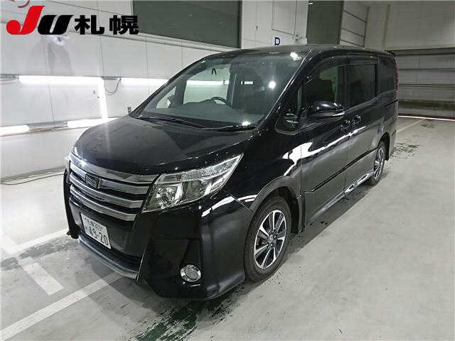 TOYOTA NOAH 2014