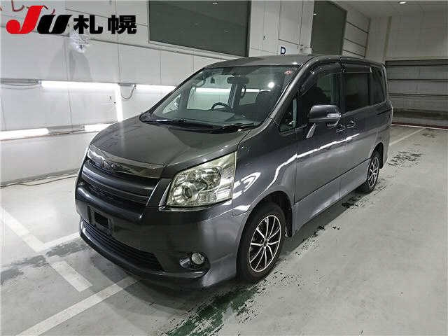 TOYOTA NOAH 2008