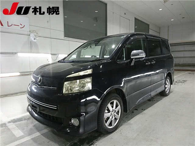 TOYOTA VOXY 2009