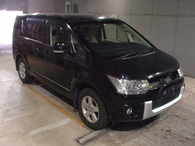 MITSUBISHI DELICA D5 2016