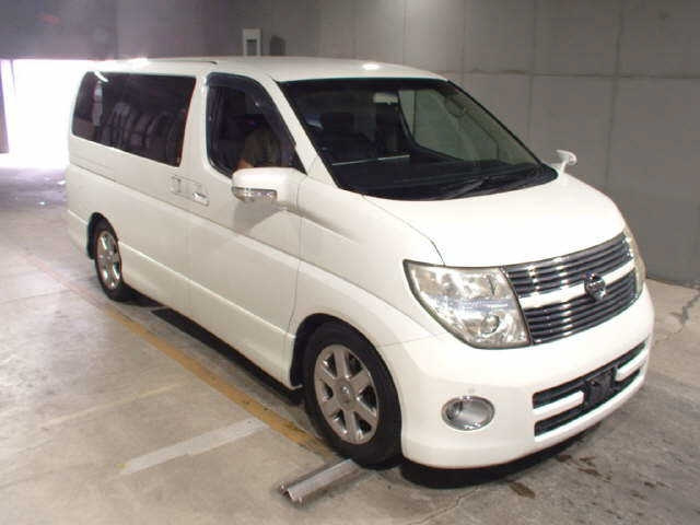NISSAN ELGRAND