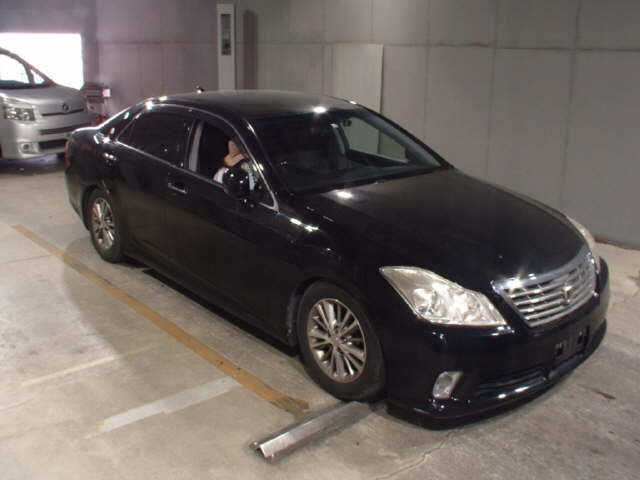 TOYOTA CROWN 2010