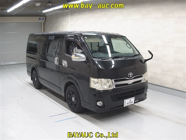 TOYOTA HIACE VAN 2011