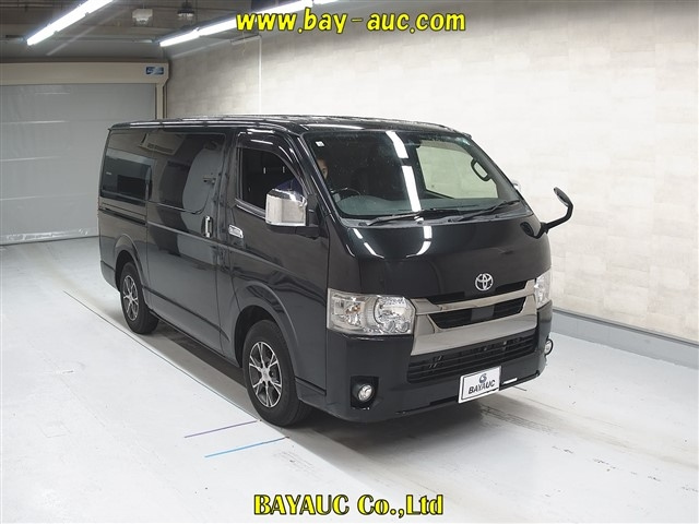 TOYOTA HIACE VAN 2020