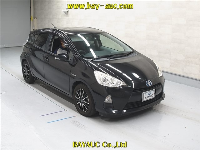 TOYOTA AQUA 2013