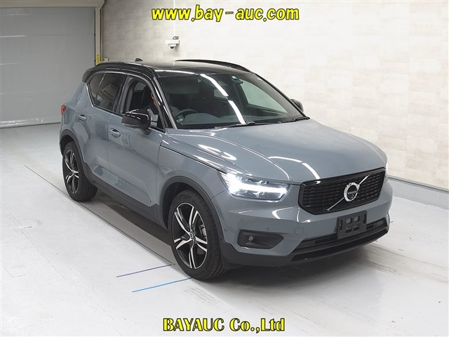 VOLVO XC40 2022