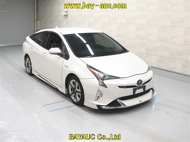 TOYOTA PRIUS 2017