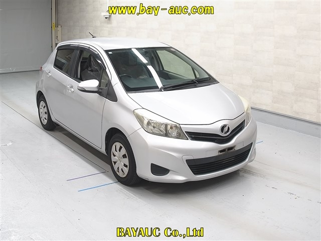 TOYOTA VITZ 2012