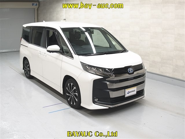 TOYOTA NOAH 2022