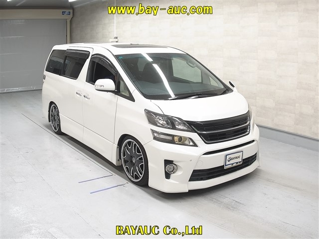 TOYOTA VELLFIRE 2013