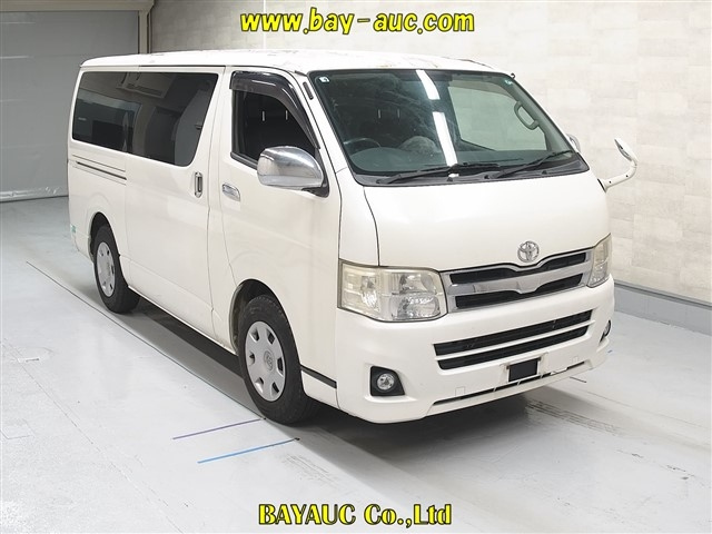 TOYOTA HIACE VAN 2010