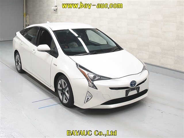 TOYOTA PRIUS 2016