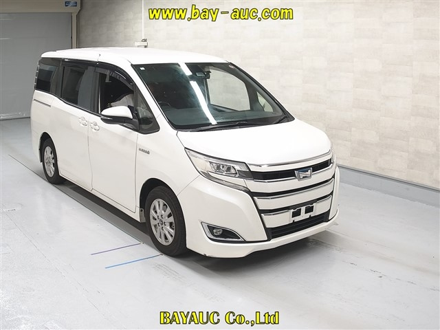 TOYOTA NOAH 2018