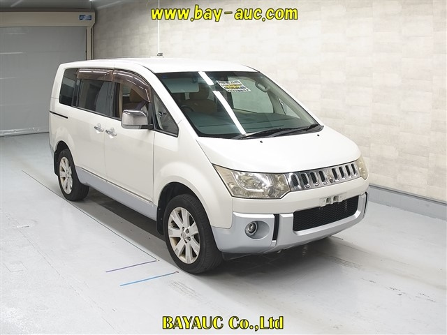 MITSUBISHI DELICA D5 2010