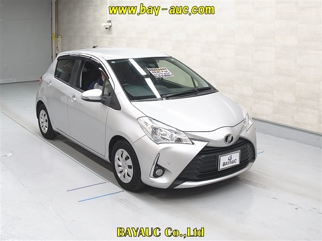 TOYOTA VITZ 2017
