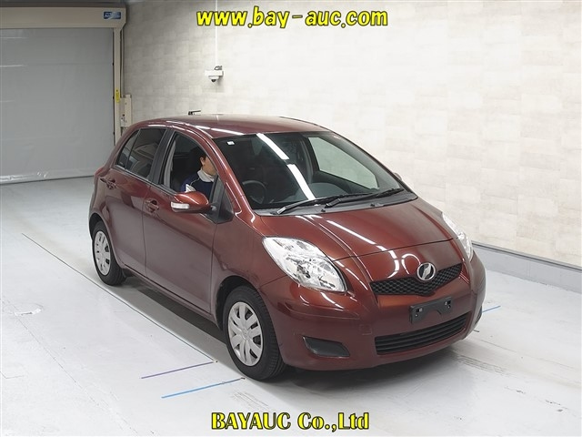 TOYOTA VITZ 2010