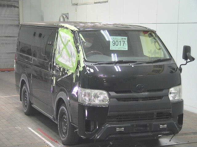 TOYOTA HIACE VAN 2013