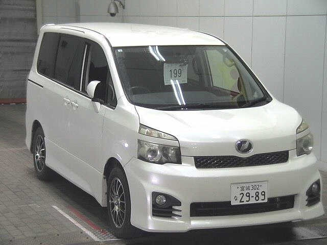 TOYOTA VOXY 2012