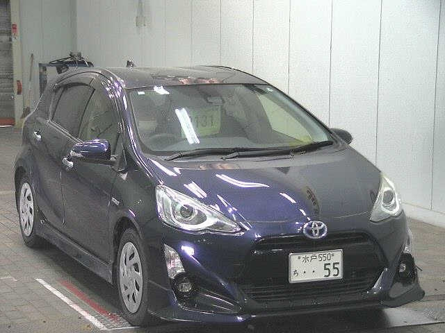 TOYOTA AQUA 2016