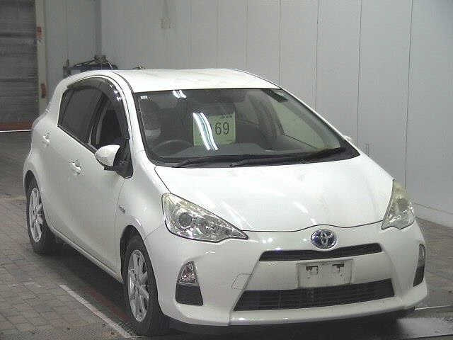TOYOTA AQUA 2012