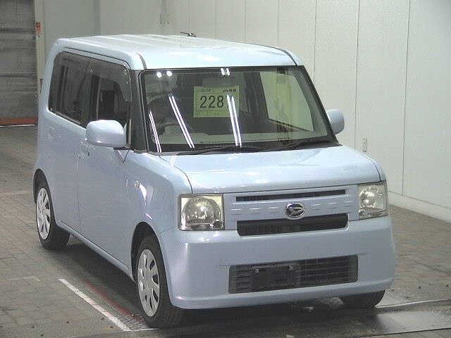 DAIHATSU MOVE CONTE