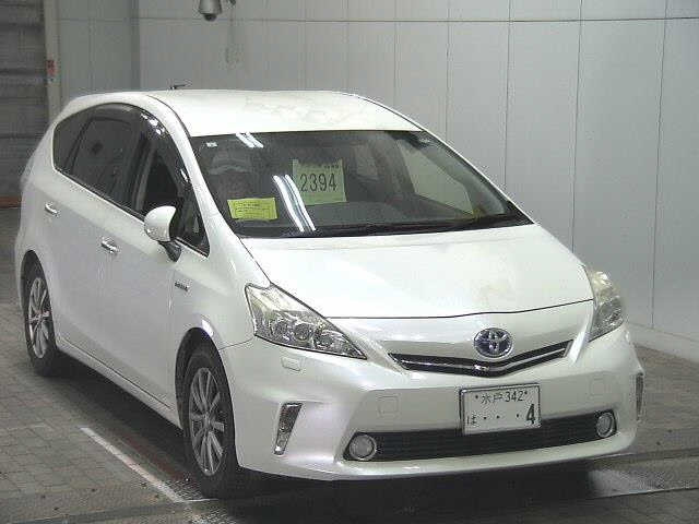 TOYOTA PRIUS ALPHA 2015