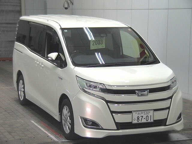 TOYOTA NOAH