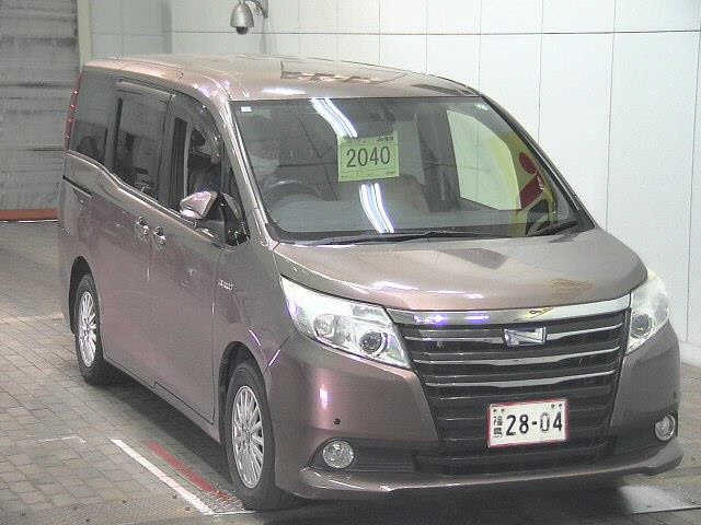 TOYOTA NOAH