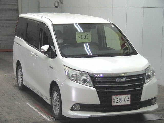 TOYOTA NOAH 2014
