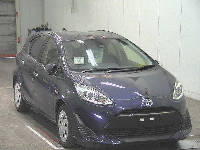TOYOTA AQUA 2018