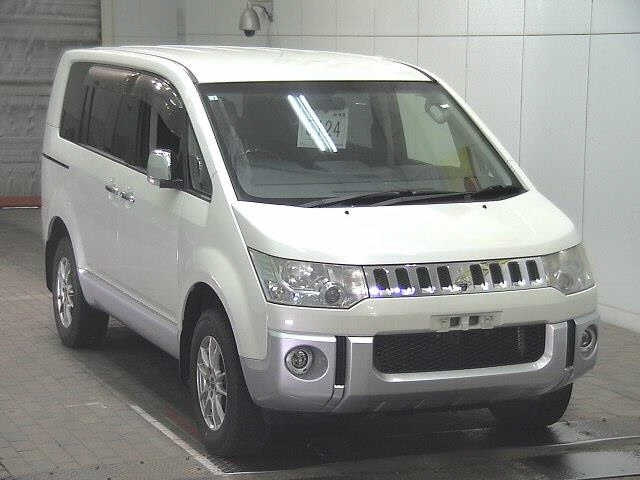 MITSUBISHI DELICA D5 2012