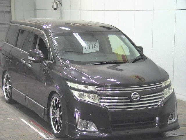 NISSAN ELGRAND