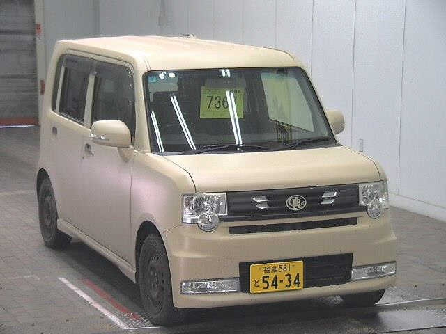 TOYOTA PIXIS SPACE 2013