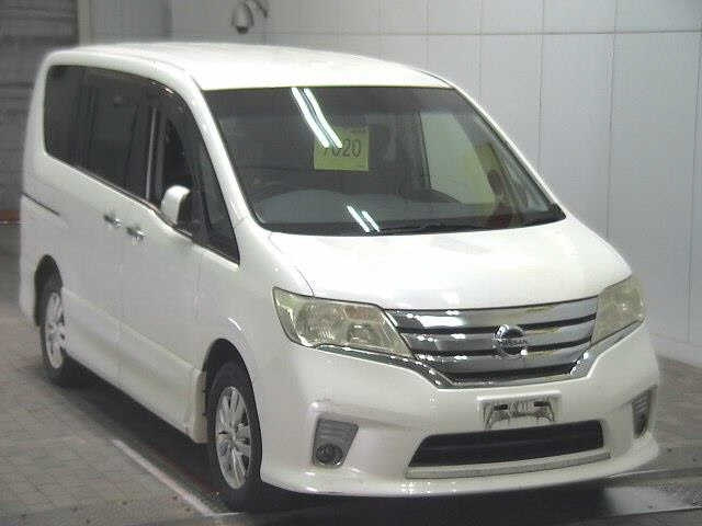 NISSAN SERENA